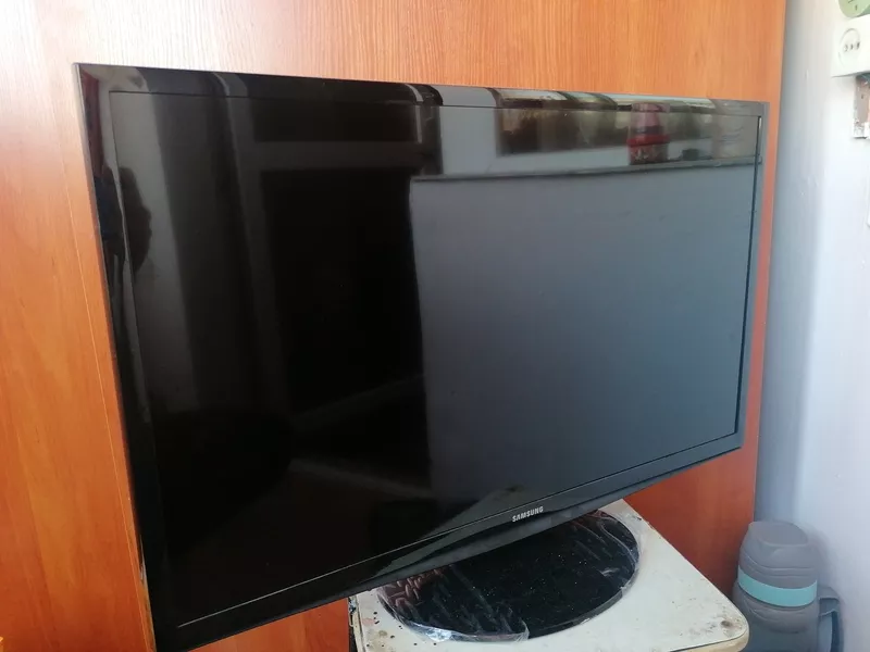Телевизор фирмы Samsung в хорошем состоянии,  просто подключи. 